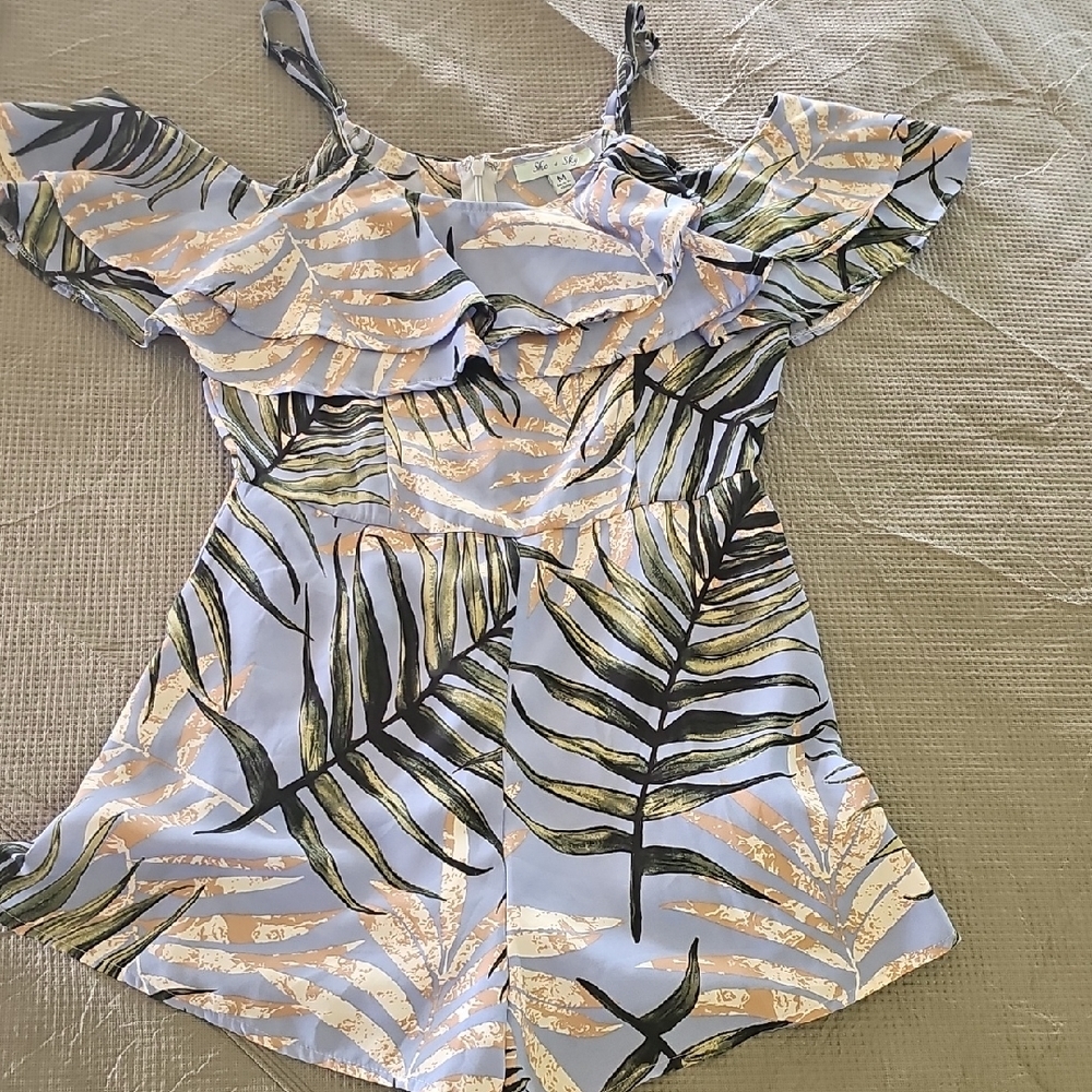She + Sky Floral/ Tropical Print Romper Size Medium